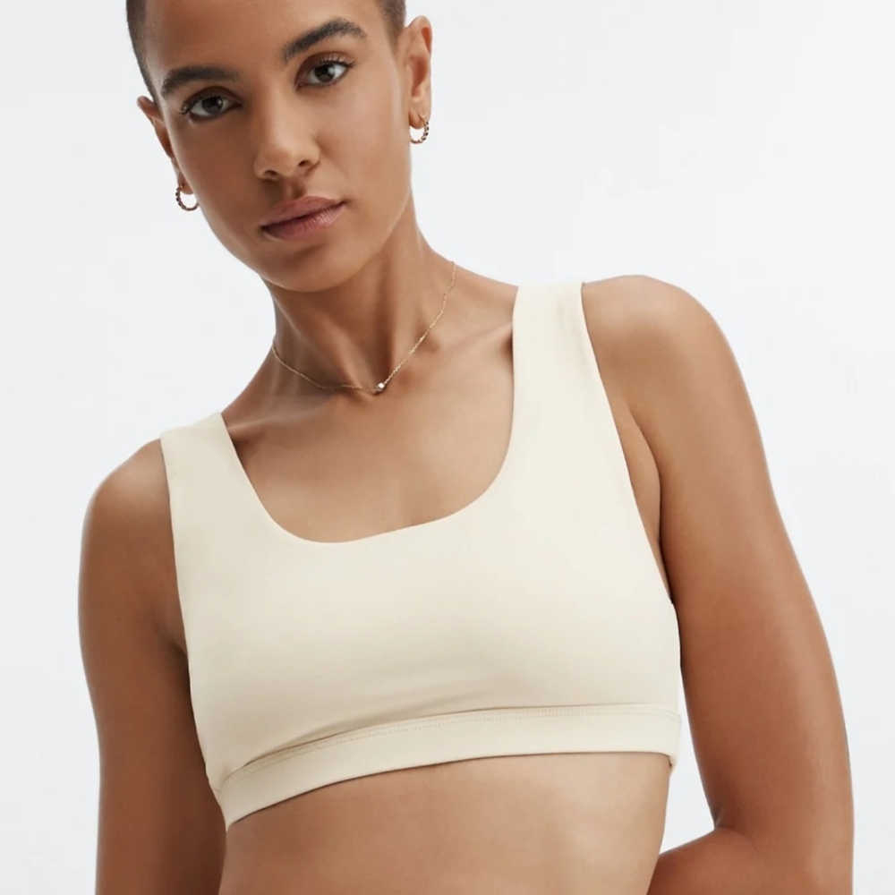 Fabletics - Lola Low Impact Sports Bra - Latte XL